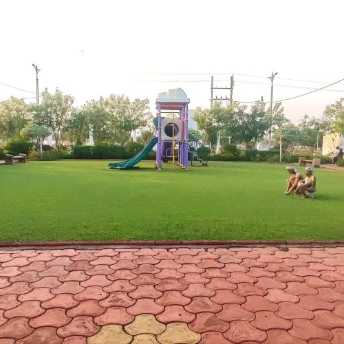 PLAY AREA